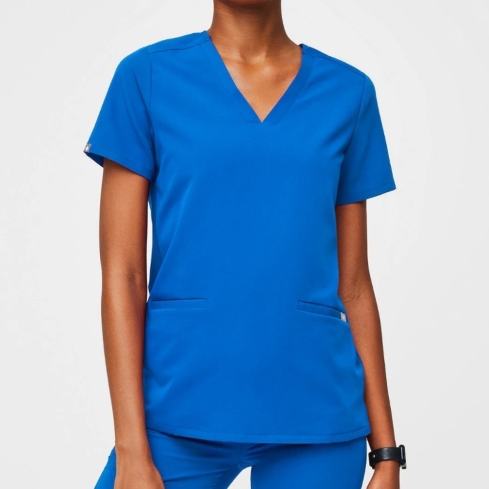 FIGS royal blue Casma Three-Pocket Scrub Top Women’s size Medium